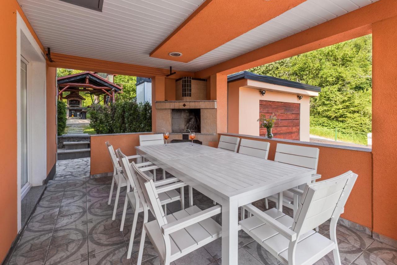 Villa Tratea - With A Heated Pool Tomici Exterior foto